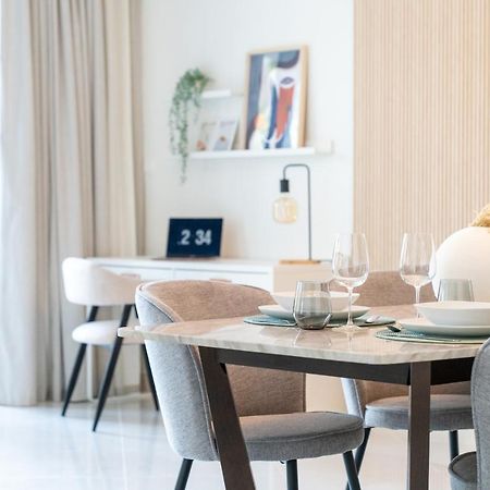Higuests - Elegant Apt With Terrace Minutes From Burj Khalifa ドバイ エクステリア 写真