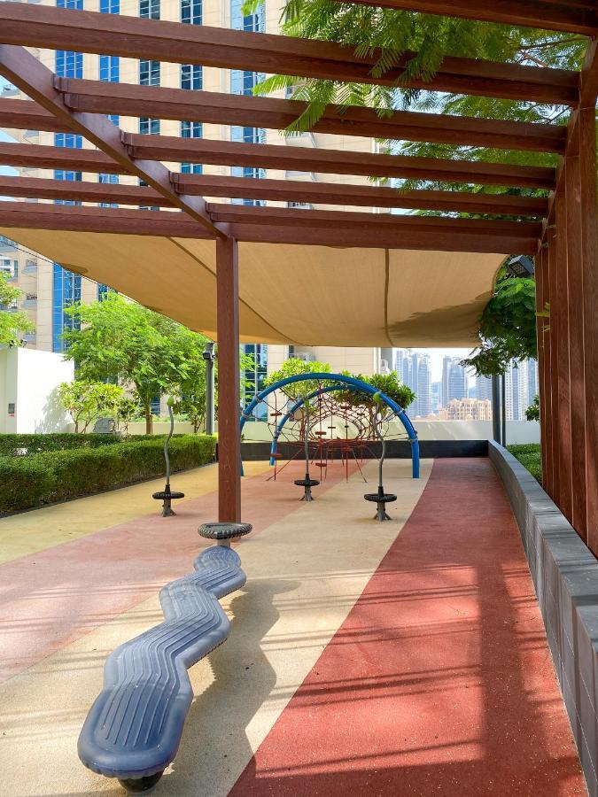 Higuests - Elegant Apt With Terrace Minutes From Burj Khalifa ドバイ エクステリア 写真