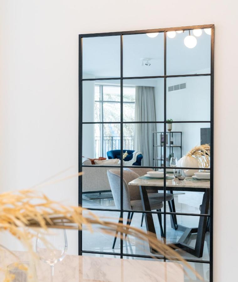 Higuests - Elegant Apt With Terrace Minutes From Burj Khalifa ドバイ エクステリア 写真