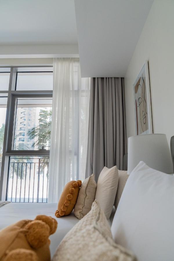 Higuests - Elegant Apt With Terrace Minutes From Burj Khalifa ドバイ エクステリア 写真
