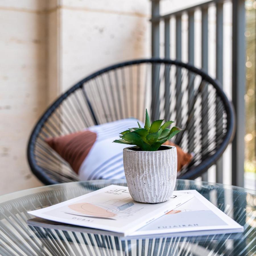 Higuests - Elegant Apt With Terrace Minutes From Burj Khalifa ドバイ エクステリア 写真